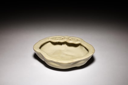 RU WARE 'LINGZHI' BRUSH WASHER