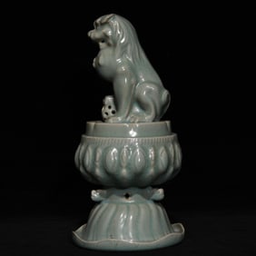 RU KILN SKY GREEN GLAZE LION SMOKED FURNACE