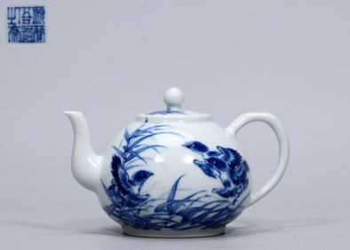 YUANWENWUGUOZHAI BLUE AND WHITE REED FLOWER AND BIRD TEAPOT