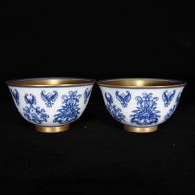QING QIANLONG BLUE AND WHITE GILT GOLD FLOWER GRAIN CUP