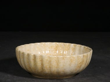 WHITE GLAZE CRACKLE PATTERN DING KILN SUNFLOWER MOUTH WASHER