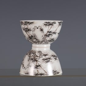 QING YONGZHENG YEAR MADE A PAIR OF INK COLOR BAMBOO NEWSPAPER PEACE CUPS