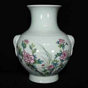 QING QIANLONG GREEN GLAZE PINK FLOWER PATTERN LIKE AN EAR BOTTLE