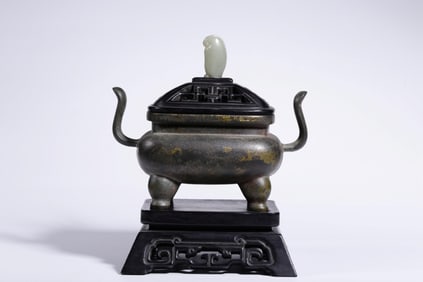 QING DYNASTY "FEIYUN PAVILION" STYLE FOUR-LEGGED COPPER INCENSE BURNER WITH SKY-HIGH EARS