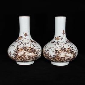 QING QIANLONG INK COLOR REED WILD GOOSE GRAIN FLAT BELLY BOTTLE