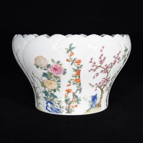 QING QIANLONG PASTEL TWELVE FLOWER GOD PATTERN BOWL