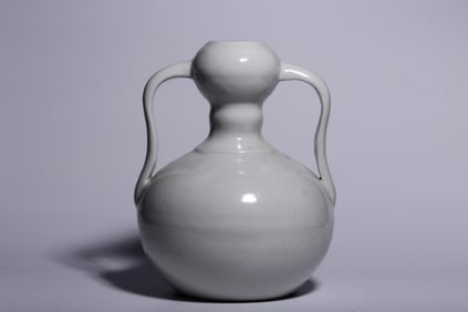 MING DYNASTY SWEET WHITE GLAZE DARK DRAGON PATTERN RUYI EAR VASE