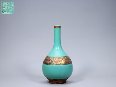 QIANLONG YEAR TURQUOISE GREEN BRONZE CARVED GENTIAN BOTTLE