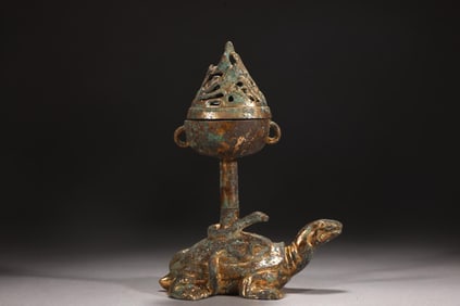 HAN GILT BRONZE XUANWU BOSHAN FURNACE, WEIGHS 800 GRAMS