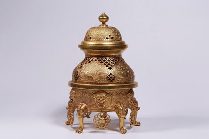 MADE IN THE ZHENGUAN PERIOD OF THE TANG DYNASTY COPPER GILT PHOENIX PATTERN FIVE-LEGGED INCENSE