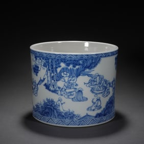 A QING DYNASTY BLUE AND WHITE ARHAT-SHAPED PEN HOLDER