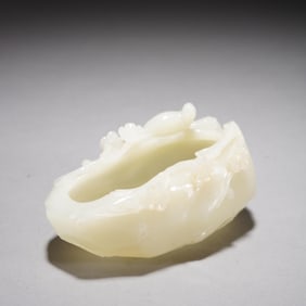 QING DYNASTY WHITE JADE CASUAL BRUSH WASHER