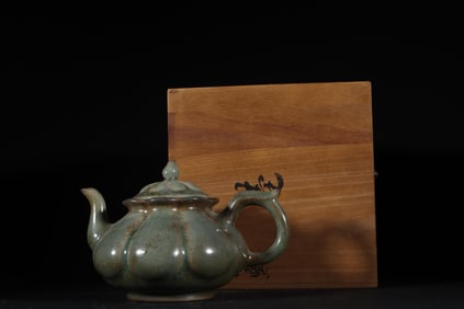 SONG DYNASTY RU KILN AZURE GLAZED PETAL POT