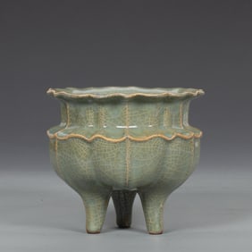 OLD COLLECTION OF XIKOU OFFICIAL KILN HUAKOU THREE-LEGGED BURNER