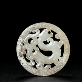 HETIAN MOUNTAIN MATERIAL DRAGON GRAIN JADE WALL JADE STEEL CARVING SHARP BODY EAT SOIL TRACES