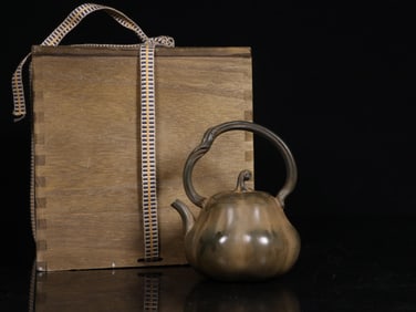 GUILIN HANDMADE PURPLE SAND POT WITH GREEN CLAY PUMPKIN HANDLE