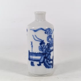 QING KANGXI YEAR BLUE AND WHITE LU BU PLAYS WITH BEAUTY DIAO CHAN SNUFF BOTTLE, APPEARANCE COMPLETE