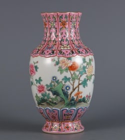 QIANLONG OF THE QING DYNASTY FAMILLE ROSE PEONY PATTERN INSCRIPTION POEM MELON VASE