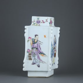 QING YONGZHENG PASTEL FIGURE DIAMOND BOTTLE