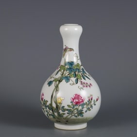 QING YONGZHENG ENAMEL COLOR BUTTERFLY LOVE FLOWER GRAIN GARLIC BOTTLE