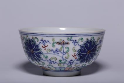 DA QING GUANGXU STYLE DOUCAI TWINED FLOWER PATTERN BOWL