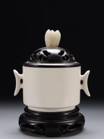 QING DEHUA WHITE PORCELAIN HETIAN WHITE JADE FURNACE BUTTON HALBERD EAR INCENSE BURNER