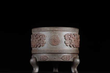 CHEN MINGYUAN, QING DYNASTY ZISHA PASTE GLUTTONOUS PATTERN THREE-LEGGED SMALL INCENSE BURNER. NOTE