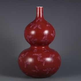 QING QIANLONG YEAR JI RED GLAZE FAMILLE ROSE BUTTERFLIES PATTERN GOURD BOTTLE