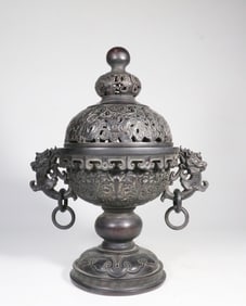 AUSPICIOUS BEAST EARS AND MOVABLE RING INCENSE BURNER WITH TWINED FLOWERS IN SMALL-LEAF RED