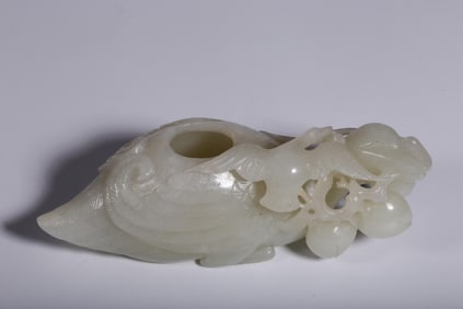 QING DYNASTY HETIAN WHITE JADE CARVED DUCK OFFERING AUSPICIOUS WATER JAR
