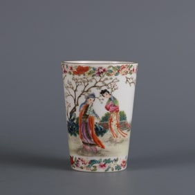 REPUBLIC OF CHINA PERIOD (FUSHOU RUYI MODEL) FAMILLE ROSE BEAUTY PICTURE CYLINDER CUP