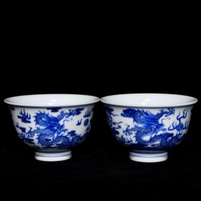 QING QIANLONG BLUE AND WHITE DRAGON GRAIN CUP