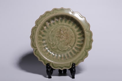 LONGQUAN ENGRAVED DRAGON SUNFLOWER MOUTH PLATE