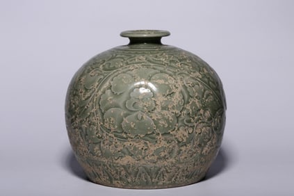 YAOZHOU KILN ENGRAVED DULU BOTTLE