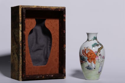 FAMOUS-COLORED FIGURE DONGFANG SHUO STEALING PEACH BOTTLE