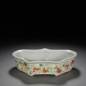 QING DYNASTY, A FAMILLE ROSE FUSHOU FLOWER POT