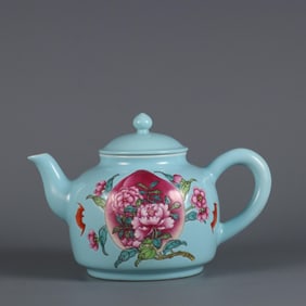 QING QIANLONG YEAR TURQUOISE GREEN FAMILLE ROSE FUSHOU PATTERN TEAPOT