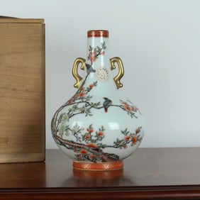 QING DYNASTY PINK GLAZE FLOWER AND BIRD DOUBLE EAR VASE