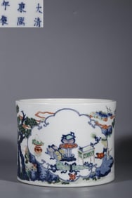 QING DYNASTY. "DA QING KANGXI YEARS" MARK BLUE AND WHITE FIVE-COLOR BOGU PATTERN LARGE BRUSH HOLDER