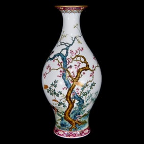 QING YONGZHENG ENAMEL COLOR FLOWER AND BIRD PATTERN OLIVE BOTTLE