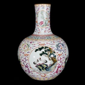 QING QIANLONG PASTEL FLOWER AND BIRD PATTERN SKY BALL BOTTLE