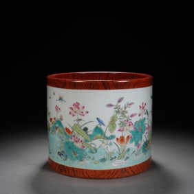 QING DYNASTY FAMILLE ROSE FLOWER AND BIRD PEN HOLDER