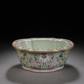 QING DYNASTY BEAN GREEN GLAZE FAMILLE ROSE DRAGON CRABAPPLE BASIN