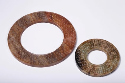 A GROUP OF HETIAN JADE BELT WITH DRUM NAIL PATTERN