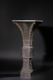MING DYNASTY BRONZE GOBLET WITH BANANA LEAF PATTERN AND HALBERD