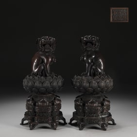A PAIR OF MING XUANDE BRONZE TAISHI AND YOUNG MASTER BURNERS, WEIGH ABOUT 3.1 KG