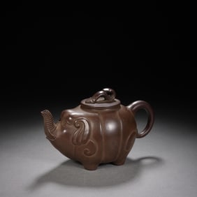 QING DYNASTY OLD PURPLE CLAY TEAPOT
