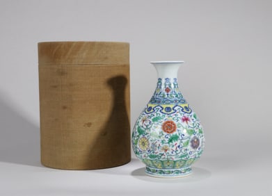 A DOUCAI FLORAL VASE