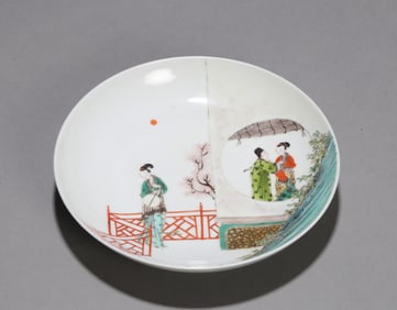 A WUCAI FIGURE DISH