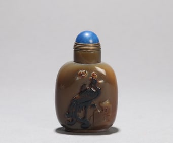 A AGATE SNUFF BOTTLE